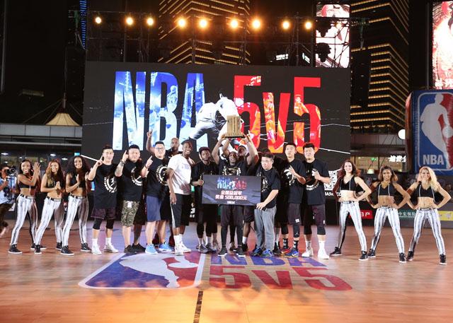 候场的球迷 候场的球迷