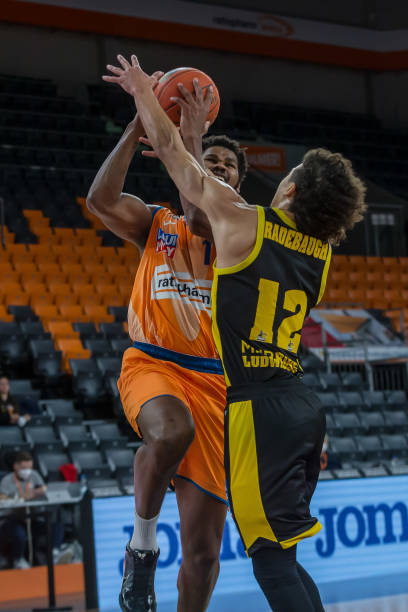 对阵辽宁铁 对阵辽宁铁